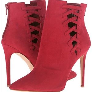 ❤️FLASH SALE❤️Aldo Crisscrossed Tuxedo Booties